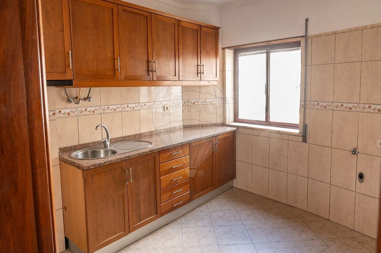 Apartamento T2 para Venda em Palhais e Coina Foto 2