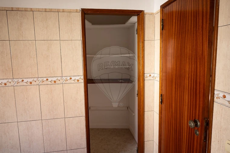 Apartamento T2 para Venda em Palhais e Coina Foto 9