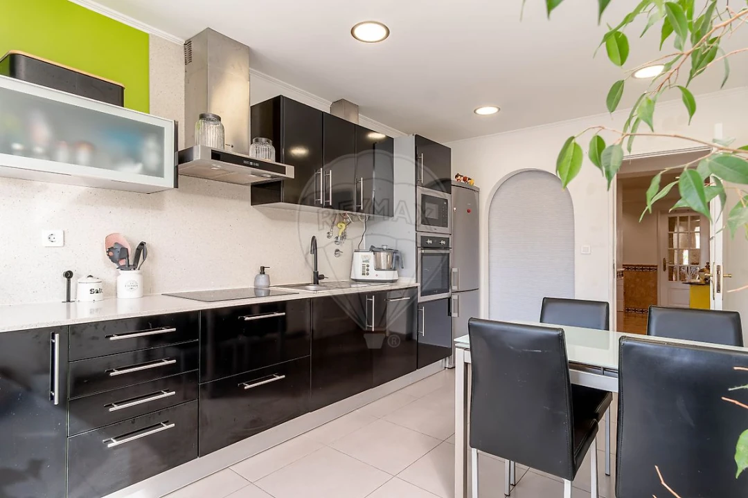 Apartamento T3 para Venda em Corroios Foto 24