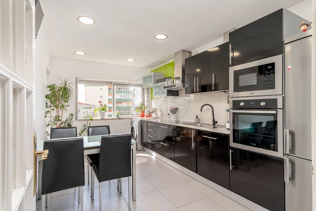 Apartamento T3 para Venda em Corroios Foto 23