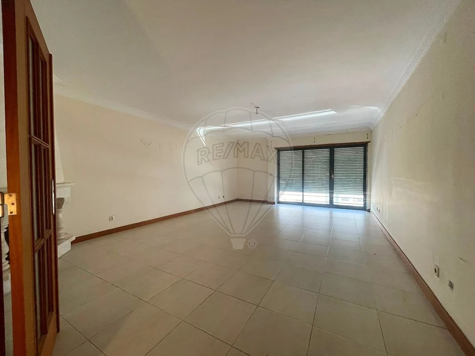 Apartamento T3 para Venda em Falagueira-Venda Nova Foto 4