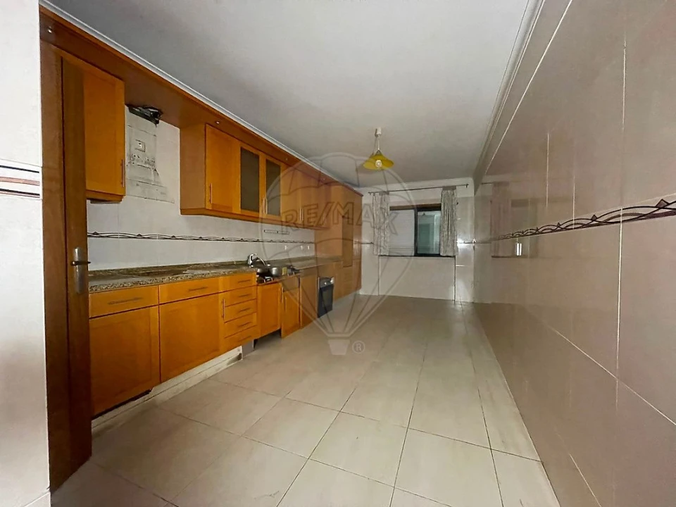 Apartamento T3 para Venda em Falagueira-Venda Nova Foto 3