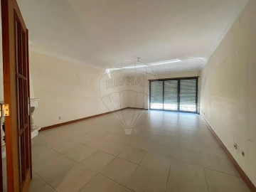 Apartamento T3 para Venda em Falagueira-Venda Nova