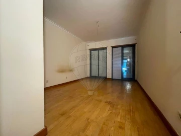 Apartamento T3 para Venda em Falagueira-Venda Nova