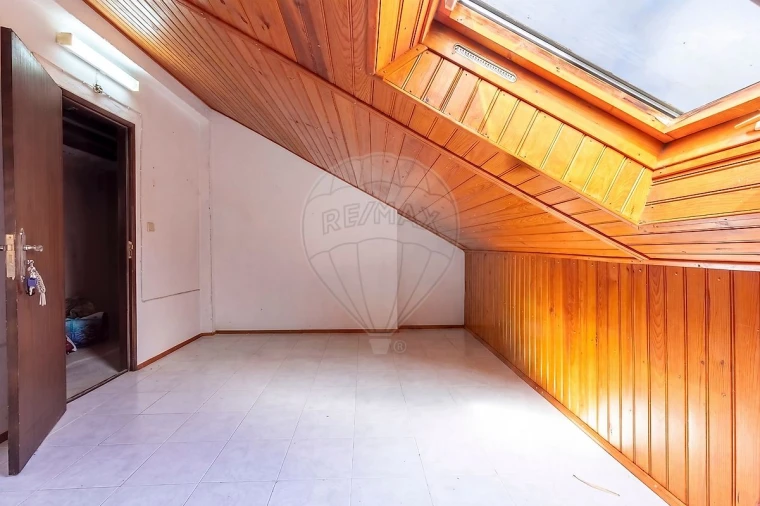 Apartamento T2 para Venda em Bombarral e Vale Covo Foto 16