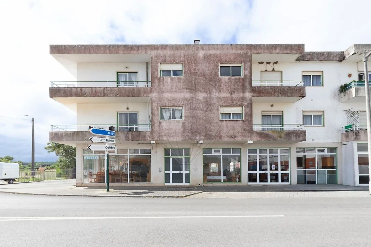 Apartamento T2 para Venda em Bombarral e Vale Covo Foto 2