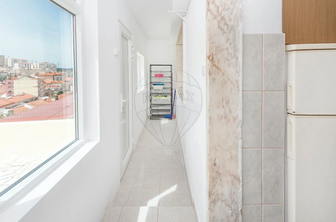 Apartamento T1 para Venda em Queluz e Belas Foto 13