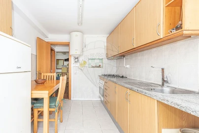 Apartamento T1 para Venda em Queluz e Belas