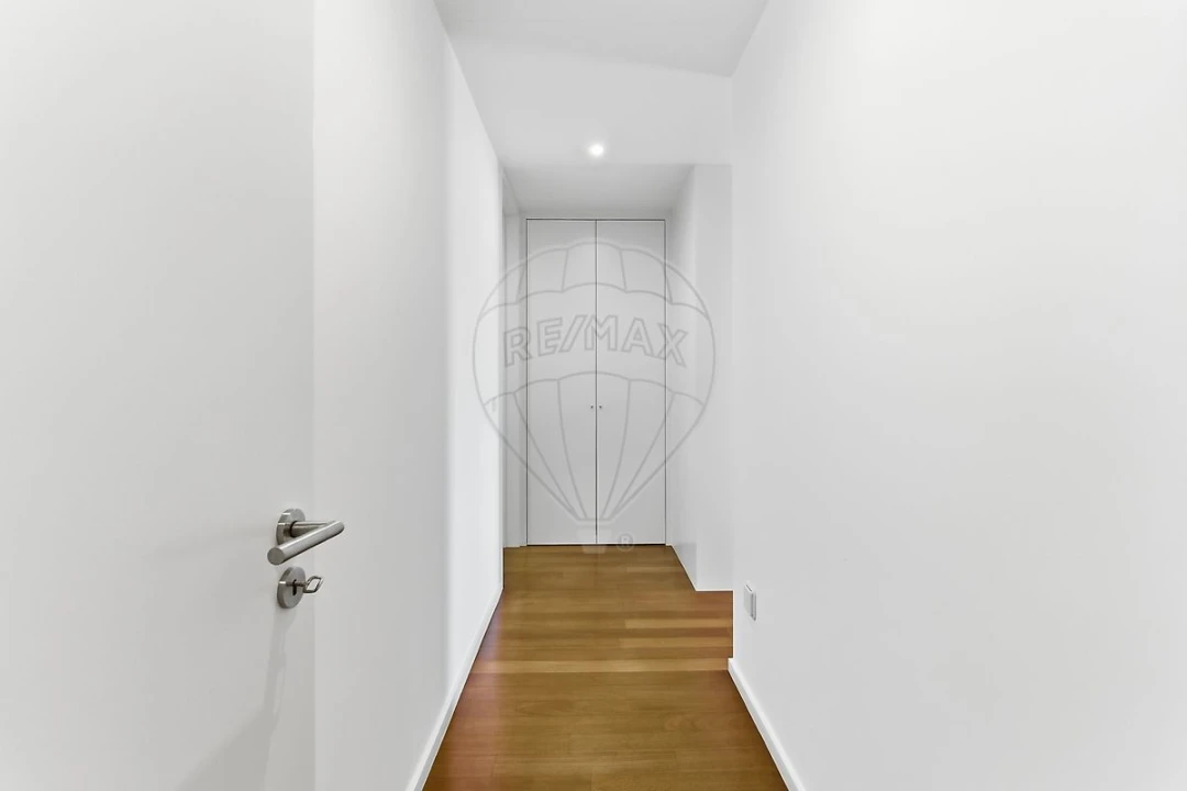 Apartamento T4 para Arrendamento em Queluz e Belas Foto 24