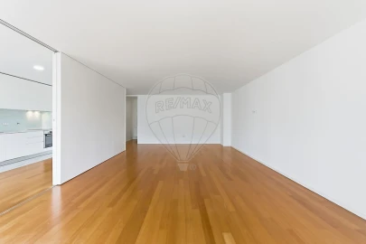 Apartamento T4 para Arrendamento em Queluz e Belas
