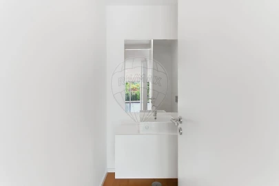 Apartamento T4 para Arrendamento em Queluz e Belas