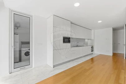 Apartamento T4 para Arrendamento em Queluz e Belas