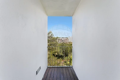 Apartamento T4 para Arrendamento em Queluz e Belas