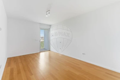 Apartamento T4 para Arrendamento em Queluz e Belas