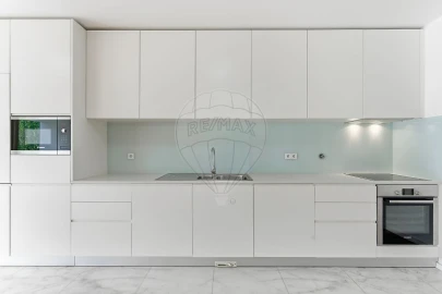 Apartamento T4 para Arrendamento em Queluz e Belas