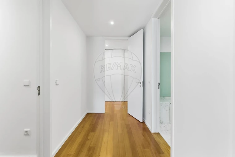 Apartamento T4 para Arrendamento em Queluz e Belas Foto 31