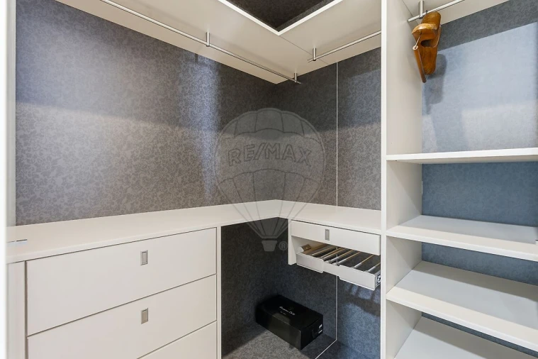 Apartamento T4 para Arrendamento em Queluz e Belas Foto 33