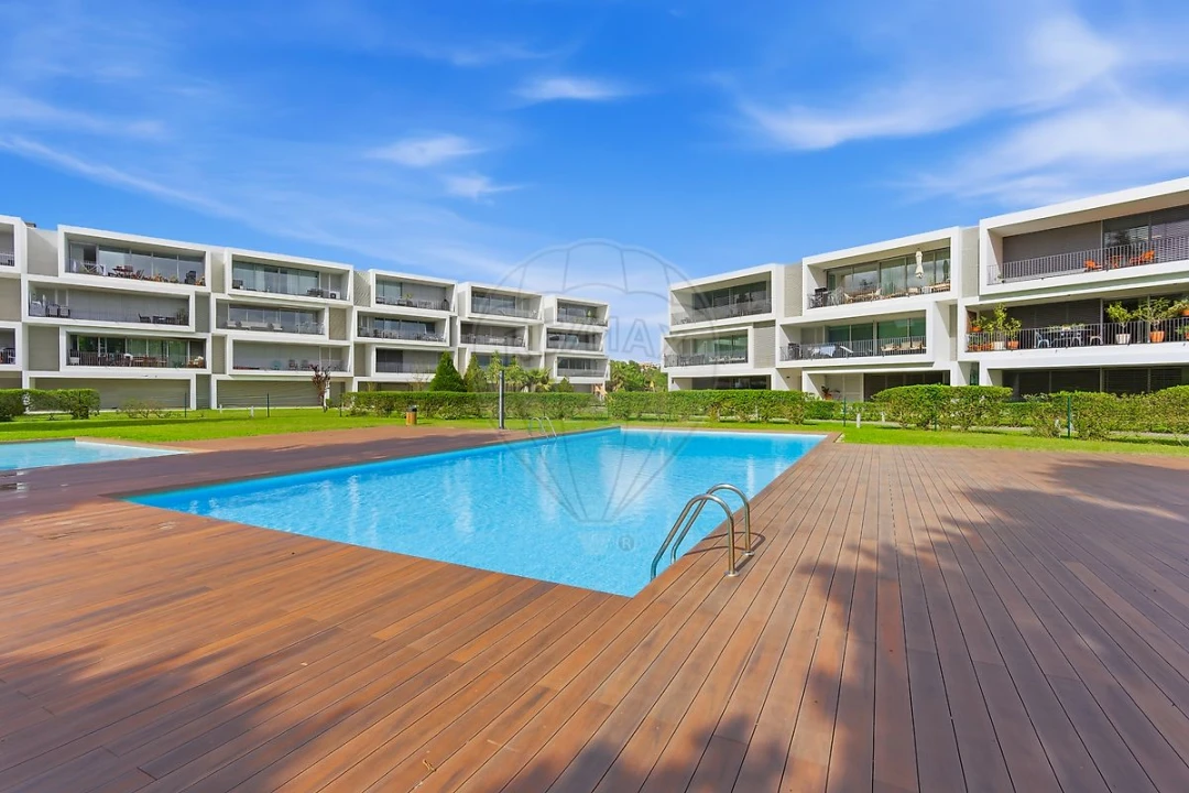 Apartamento T4 para Arrendamento em Queluz e Belas Foto 2