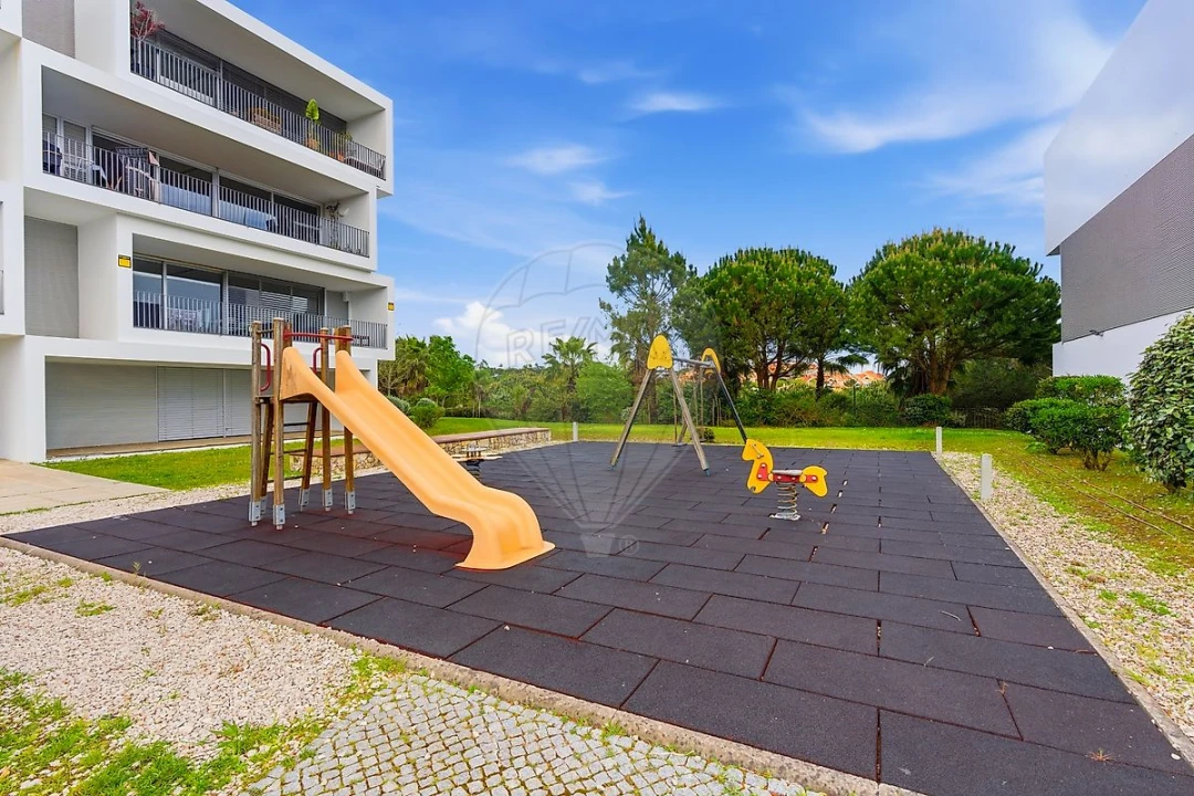 Apartamento T4 para Arrendamento em Queluz e Belas Foto 9