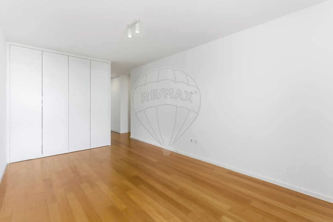 Apartamento T4 para Arrendamento em Queluz e Belas Foto 29
