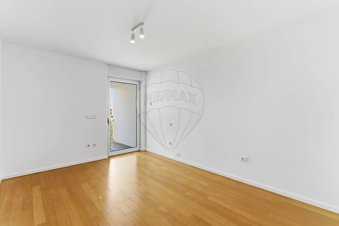 Apartamento T4 para Arrendamento em Queluz e Belas Foto 26