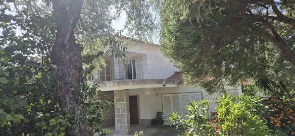Moradia T5 para Venda em Colares