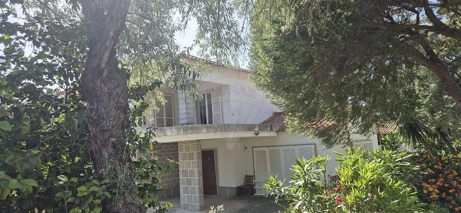 Moradia T5 para Venda em Colares Foto 3