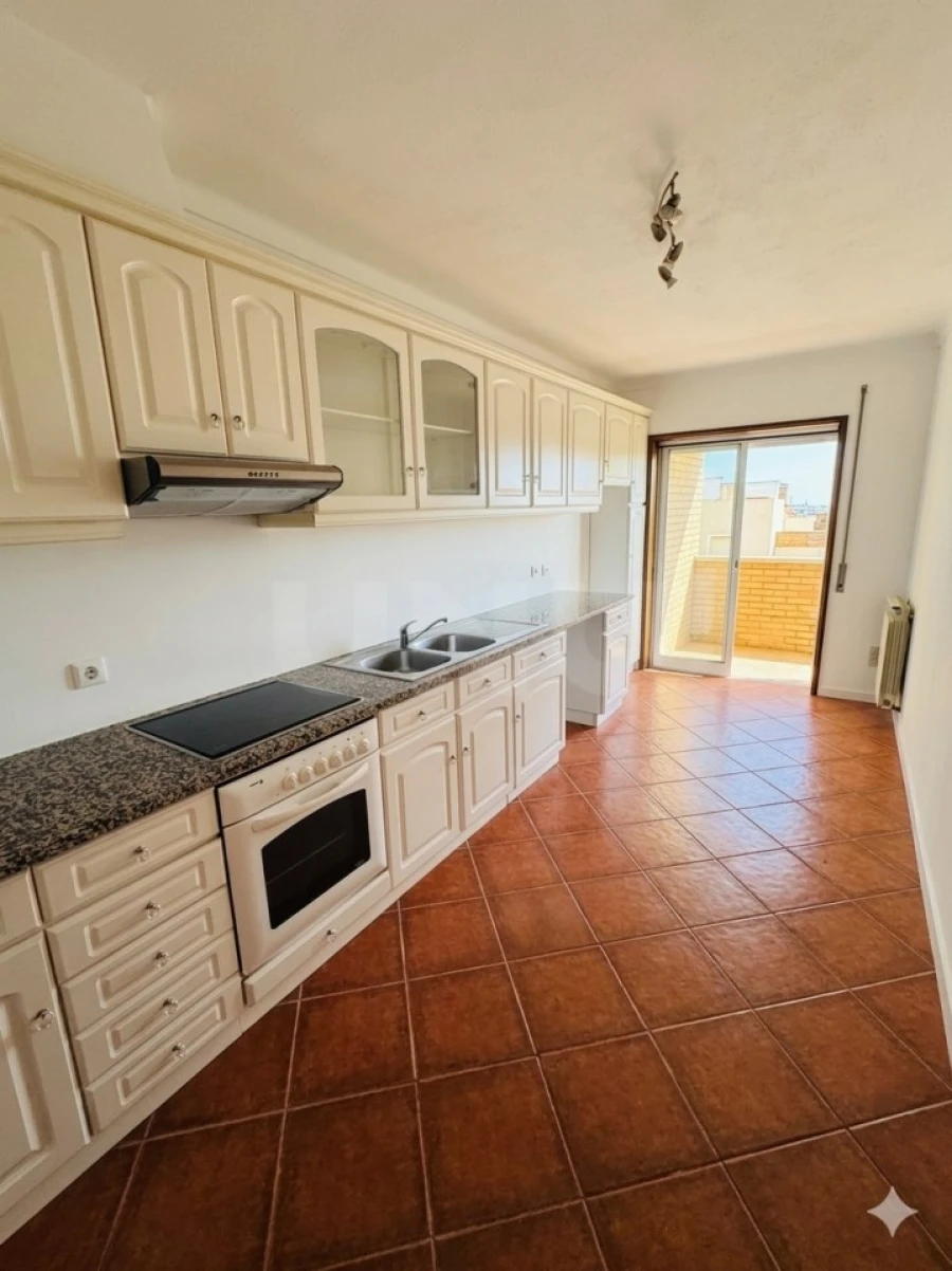 Apartamento T3 para Venda em Vagos e Santo António Foto 2