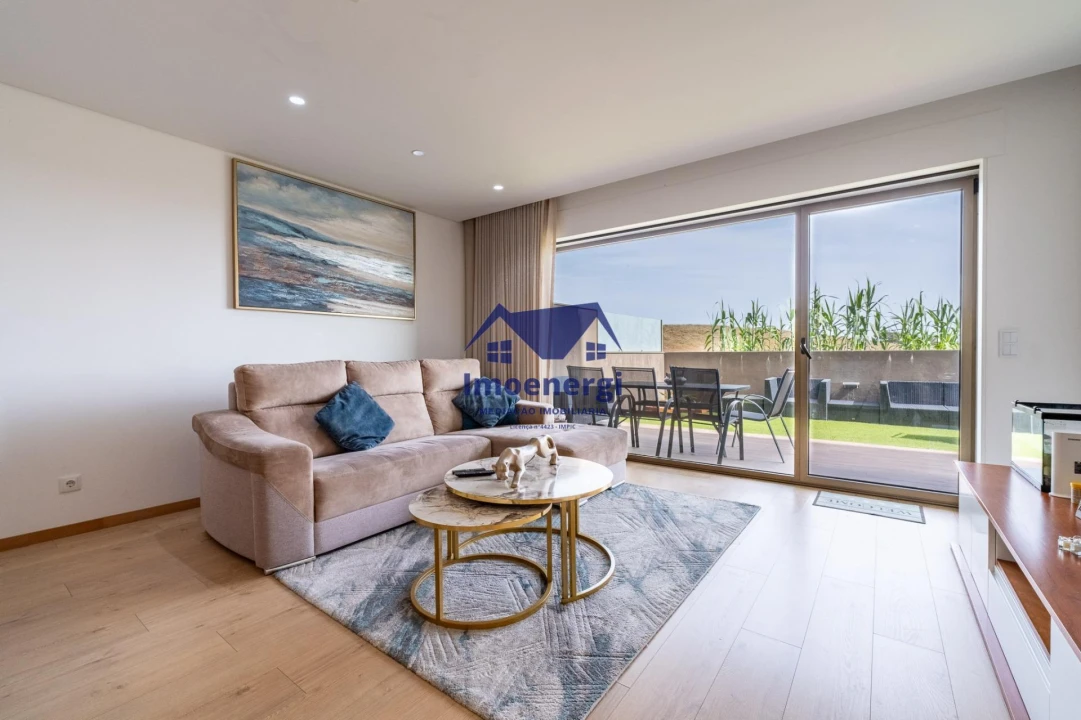 Apartamento T3 para Venda em Arvore Foto 1