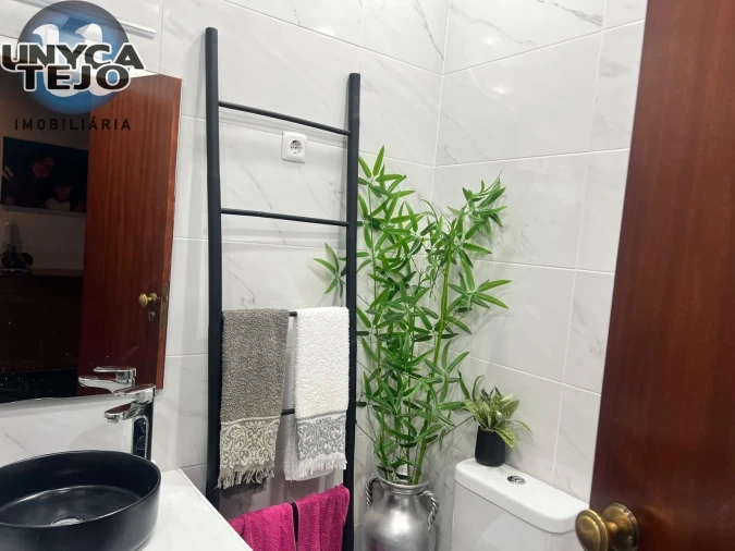 Apartamento T2 para Venda em Amora Foto 14
