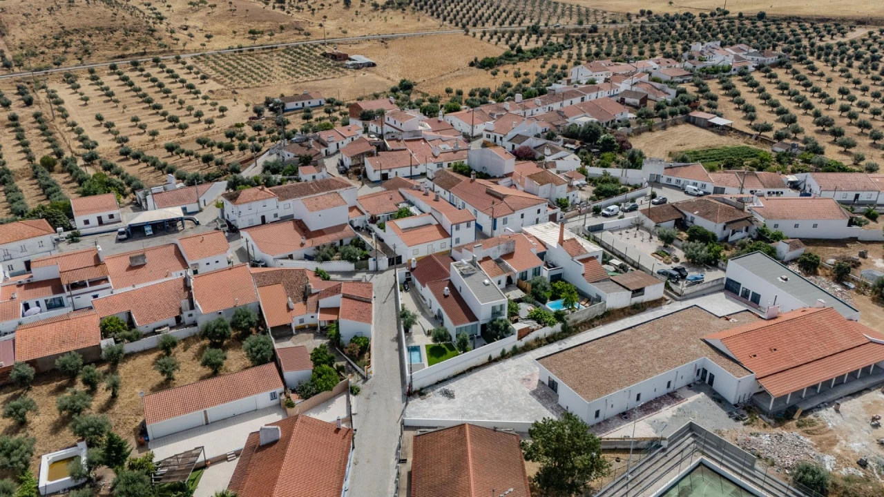 Moradia T4 para Venda em Vale (São Cosme), Telhado e Portela Foto 38