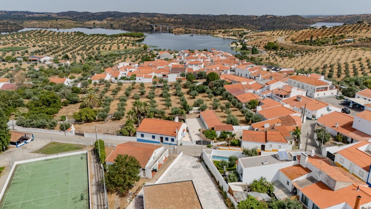 Moradia T4 para Venda em Vale (São Cosme), Telhado e Portela Foto 40