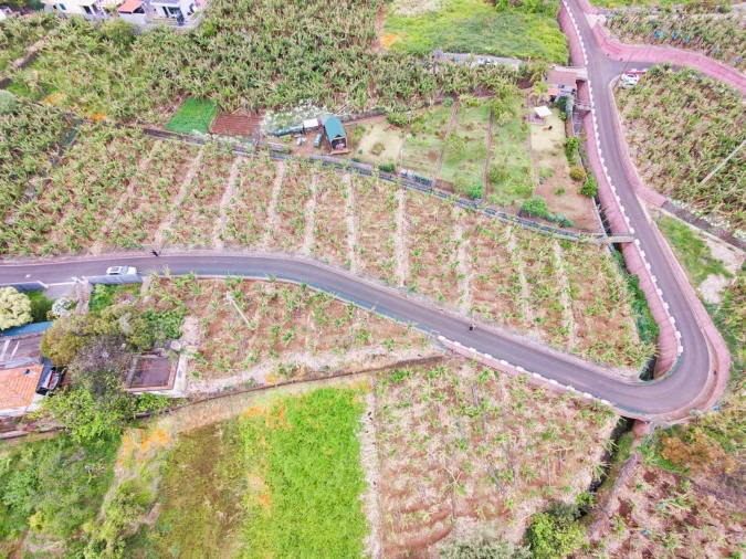 Terreno para Venda em Arco da Calheta Foto 4
