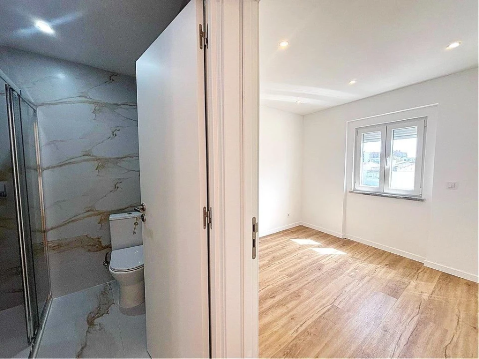 Apartamento T2 para Venda em Póvoa de Santa Iria e Forte da Casa Foto 12