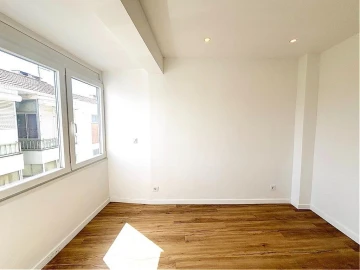 Apartamento T2 para Venda em Póvoa de Santa Iria e Forte da Casa