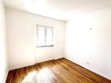 Apartamento T2 para Venda em Póvoa de Santa Iria e Forte da Casa