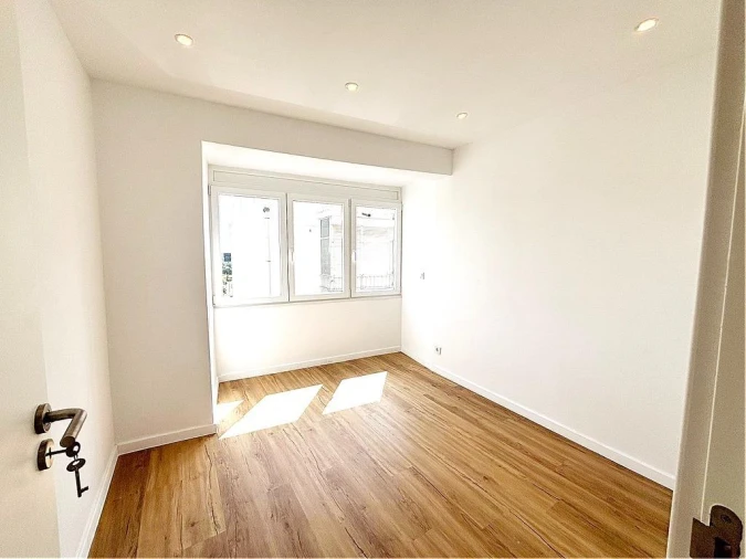 Apartamento T2 para Venda em Póvoa de Santa Iria e Forte da Casa Foto 15