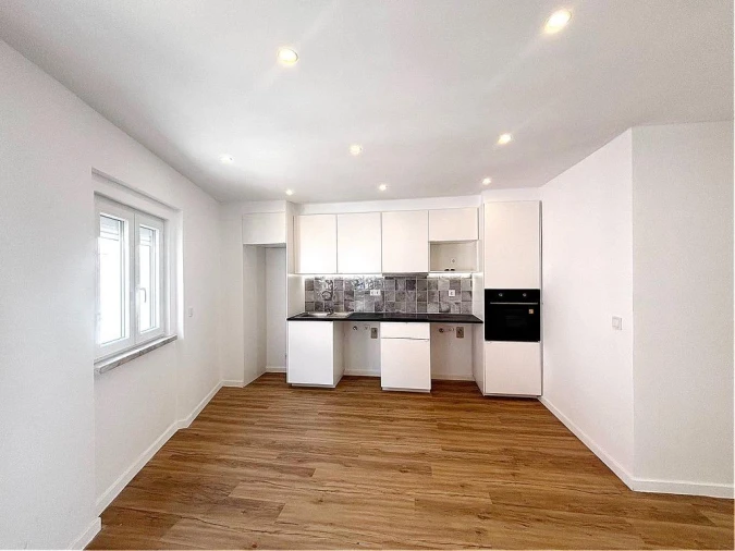 Apartamento T2 para Venda em Póvoa de Santa Iria e Forte da Casa Foto 4