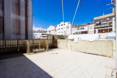 Apartamento T2 para Venda em Agualva e Mira-Sintra