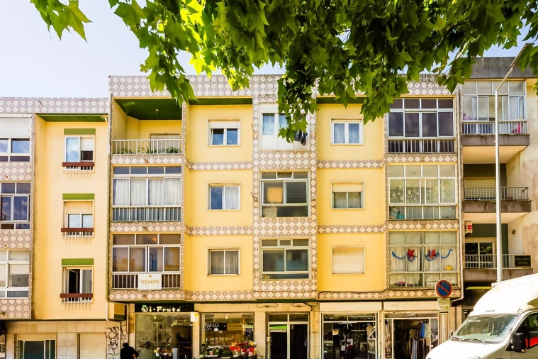 Apartamento T2 para Venda em Agualva e Mira-Sintra Foto 23
