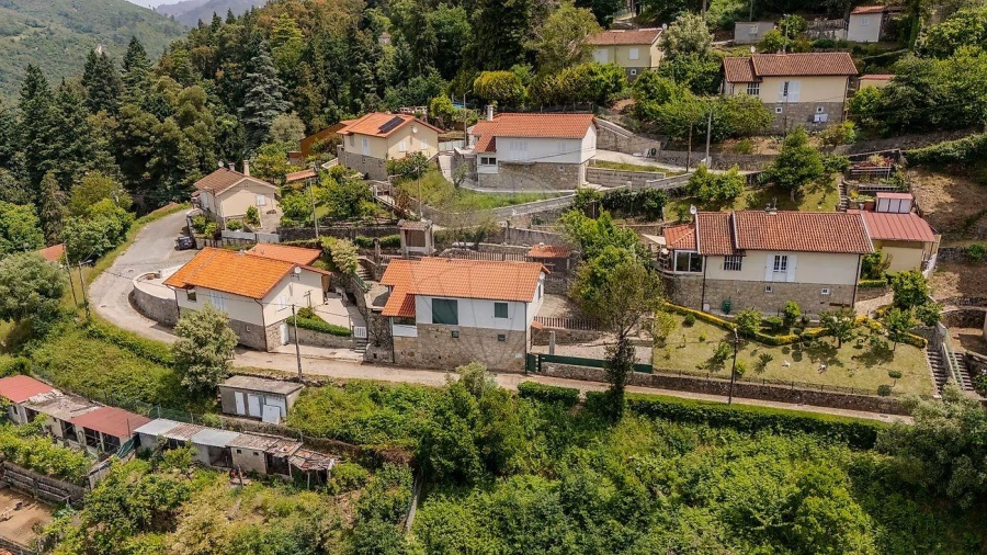 Moradia T3 para Venda em Ferral Foto 4