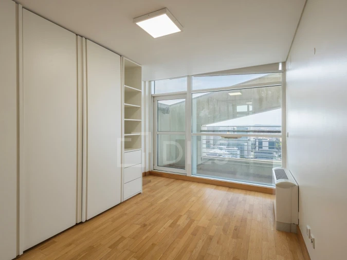 Apartamento T2 para Venda em Parque das Nações Foto 9