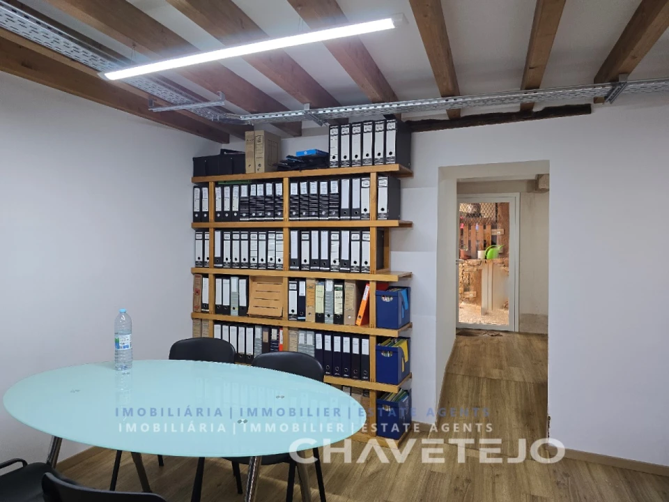 Prédio para Venda em São João Baptista e Santa Maria dos Olivais Foto 40