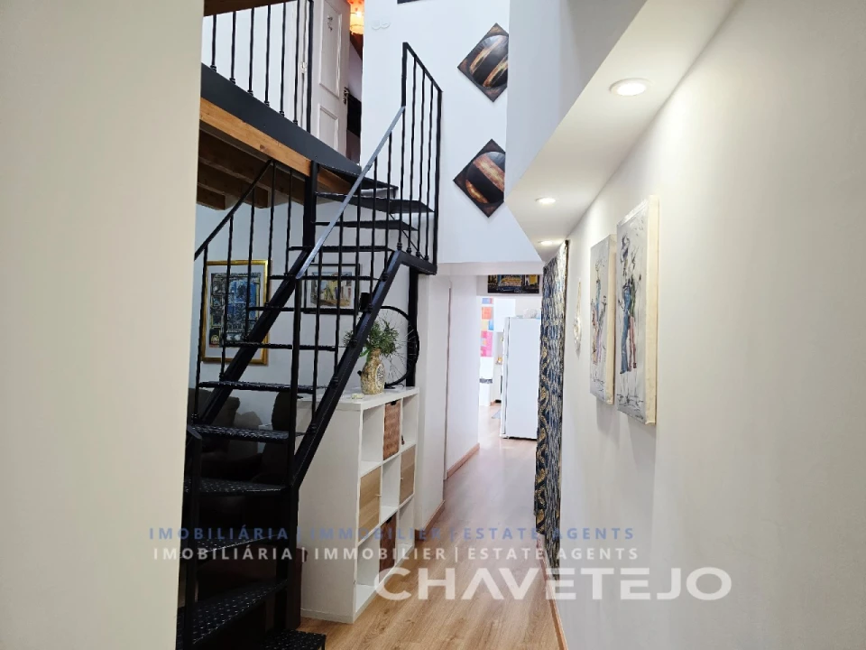Prédio para Venda em São João Baptista e Santa Maria dos Olivais Foto 29