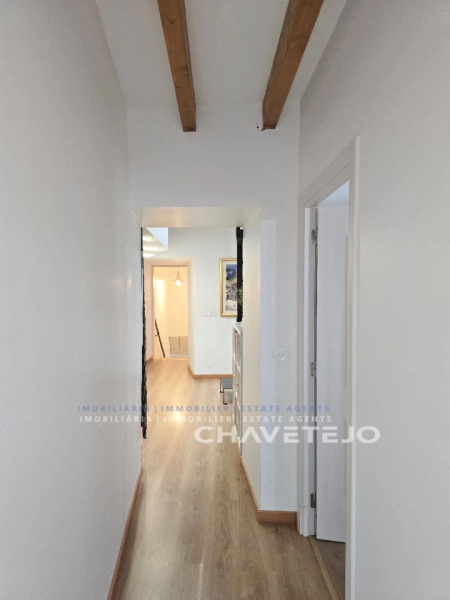 Prédio para Venda em São João Baptista e Santa Maria dos Olivais Foto 13