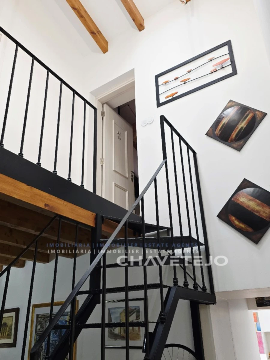 Prédio para Venda em São João Baptista e Santa Maria dos Olivais Foto 26