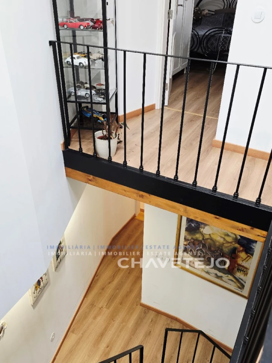 Prédio para Venda em São João Baptista e Santa Maria dos Olivais Foto 28
