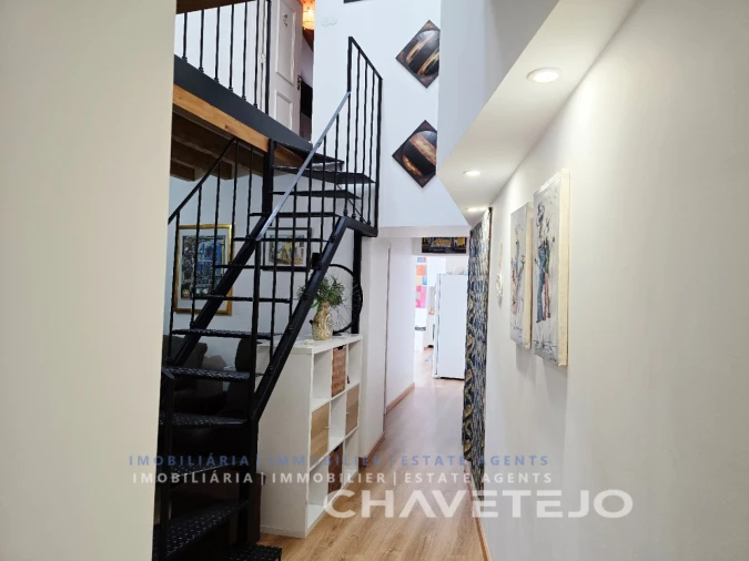 Prédio para Venda em São João Baptista e Santa Maria dos Olivais Foto 29