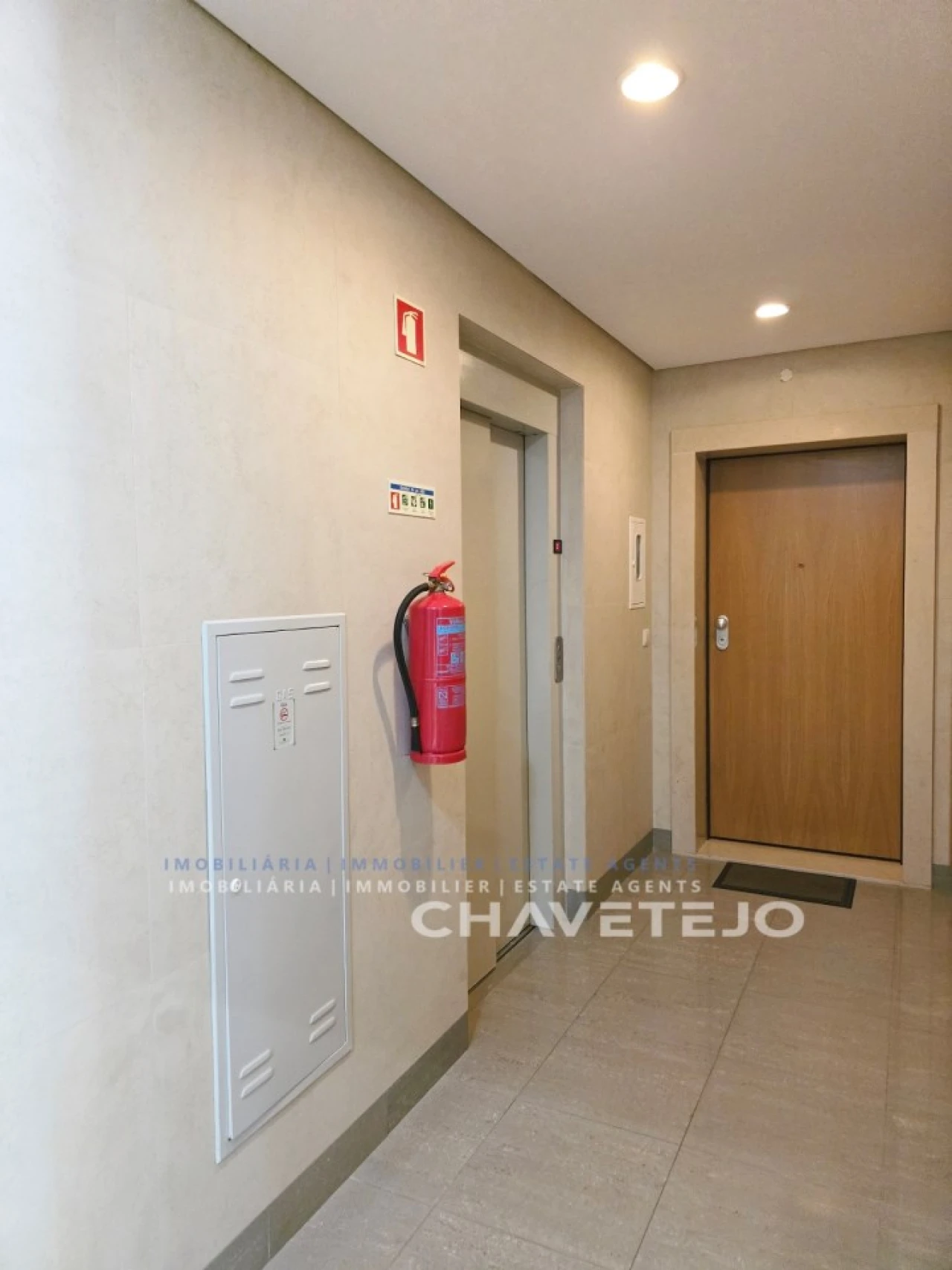 Apartamento T2 para Venda em São João Baptista e Santa Maria dos Olivais Foto 2