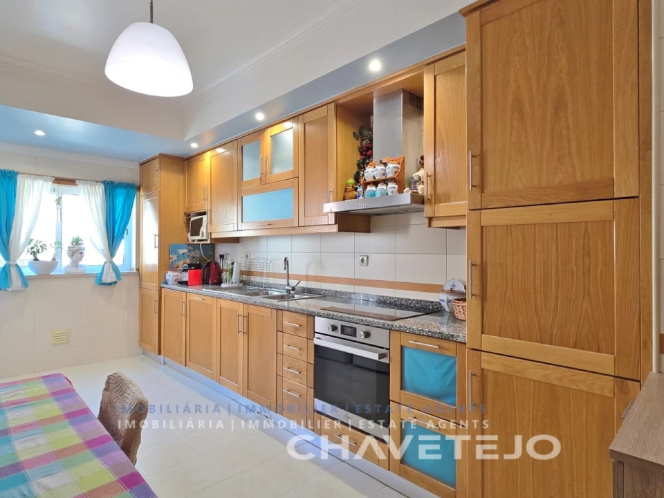 Apartamento T2 para Venda em São João Baptista e Santa Maria dos Olivais Foto 15